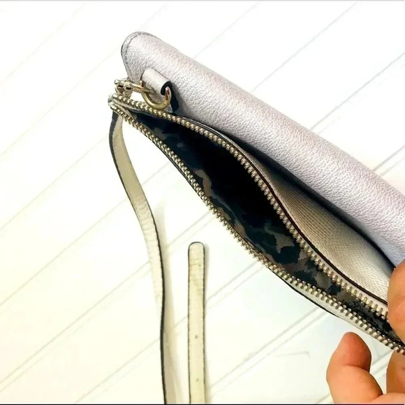 Guess Envelope Convertible Crossbody - Picture 6 of 6